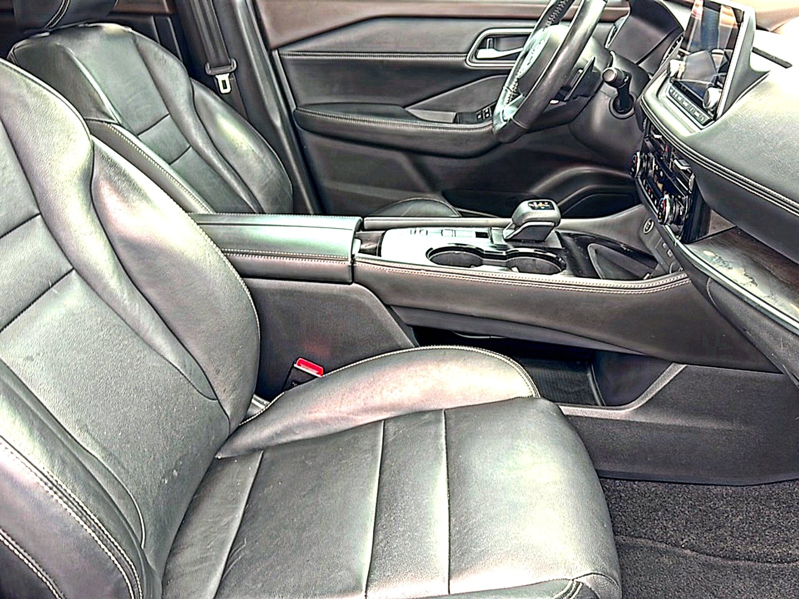 Used 2021 Gun Metallic Nissan SL FWD image 25