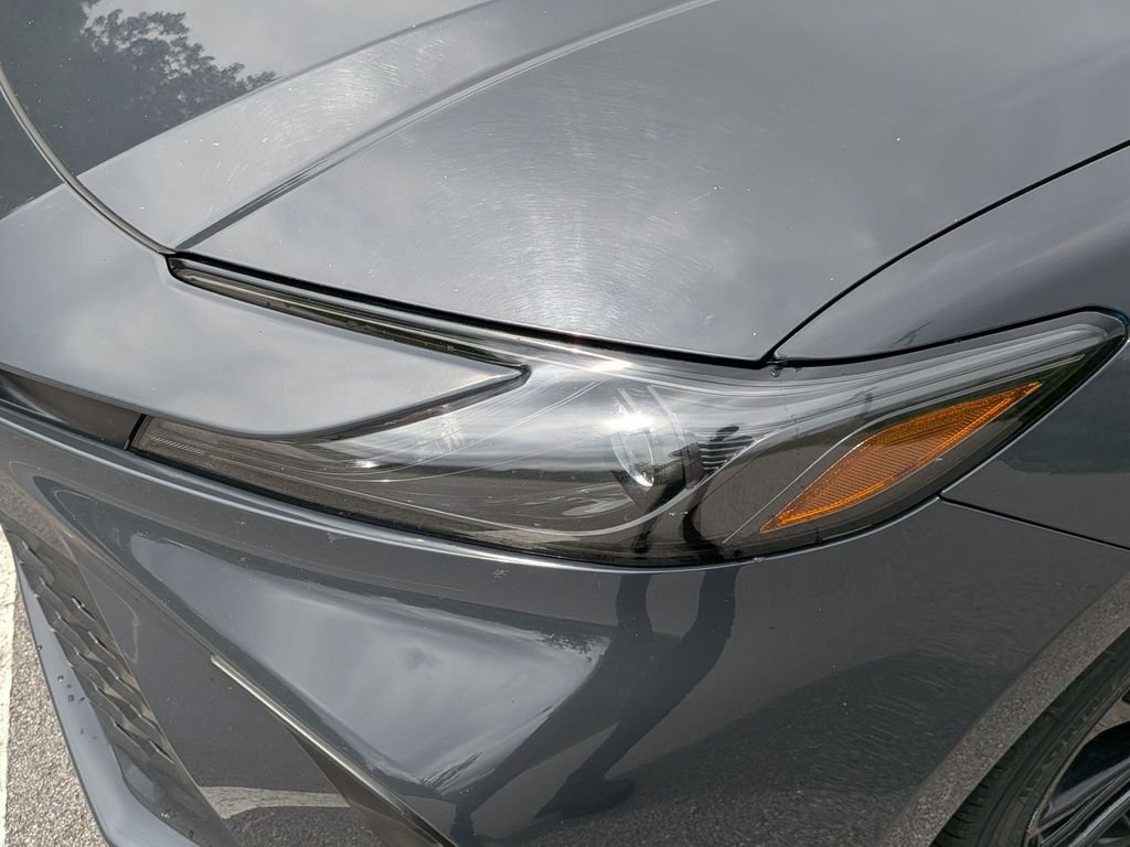 Certified Used 2025  Toyota SE image 7