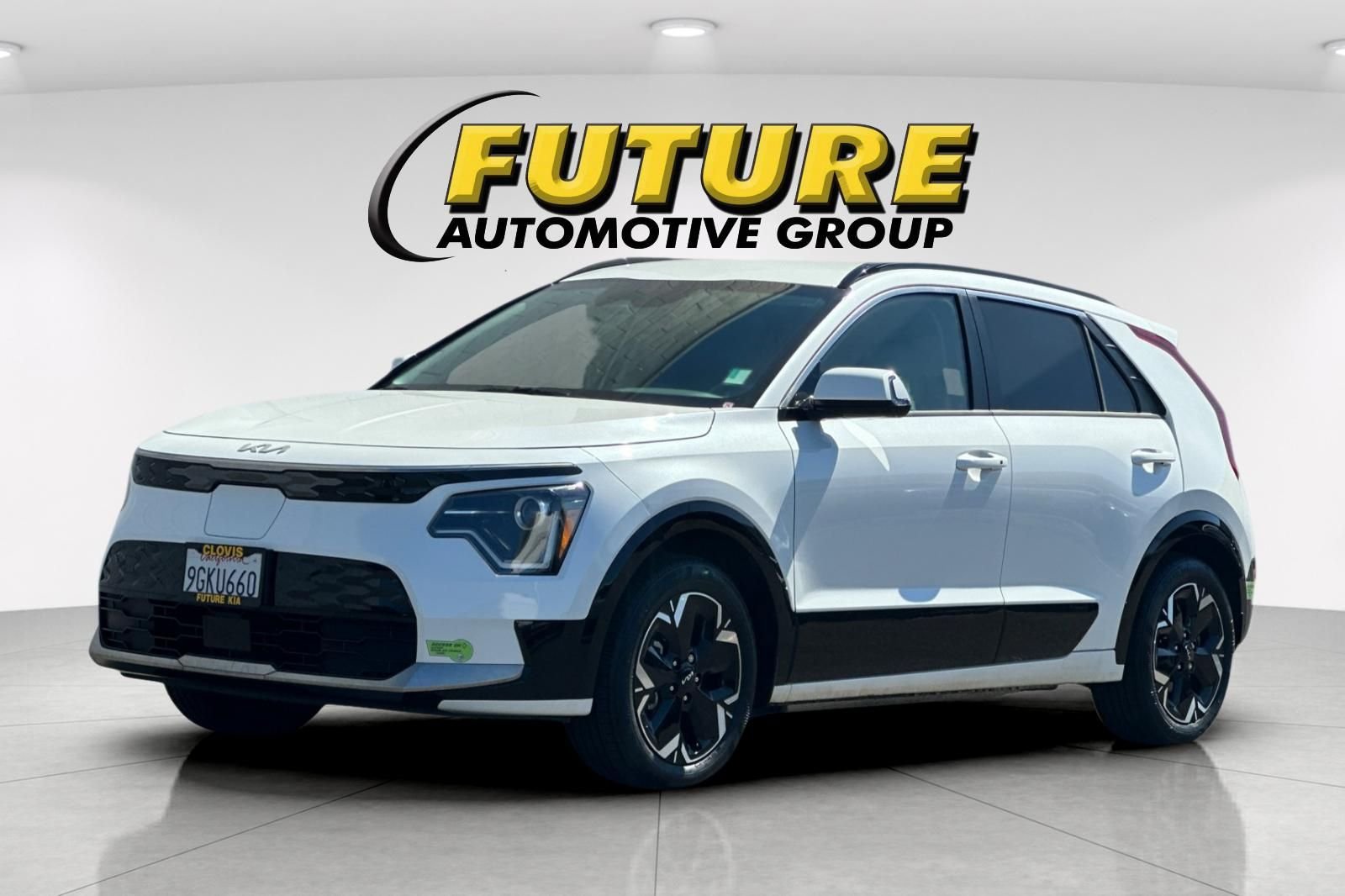 Used 2023 White Kia Wind image 8