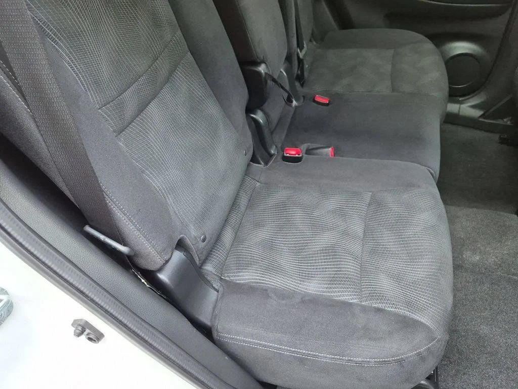 Used 2014 White Nissan SV image 23