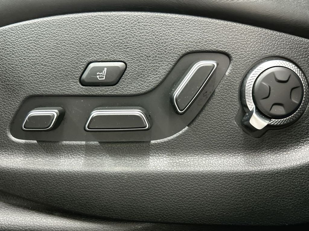 Used 2025 Black Genesis 3.5T Sport image 13