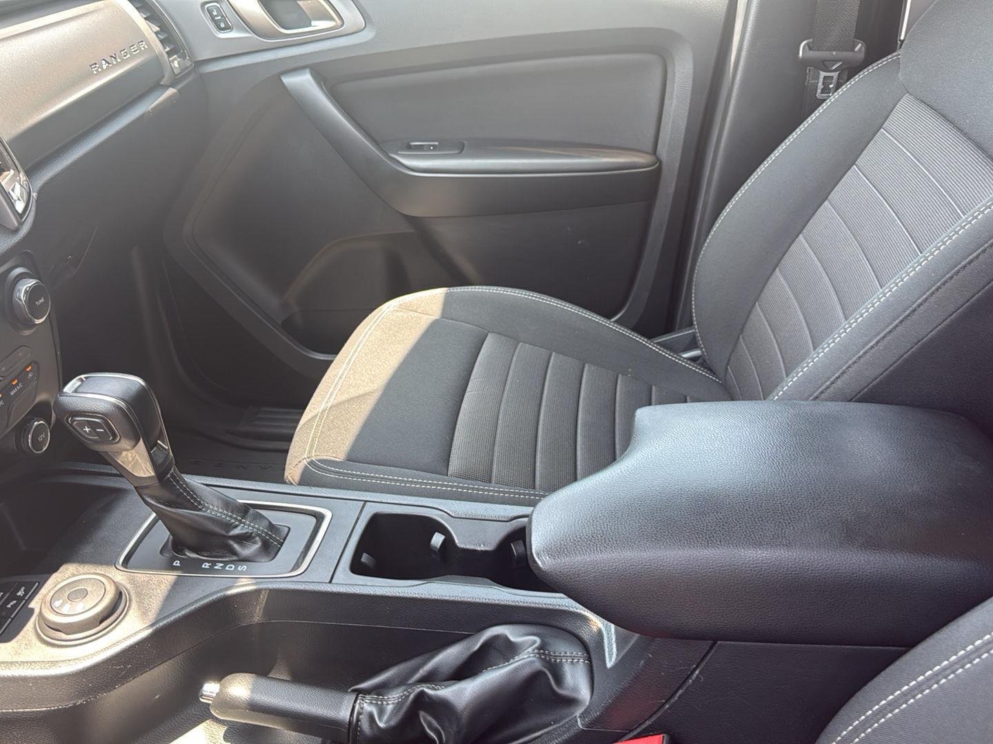 Used 2019  FORD  image 24