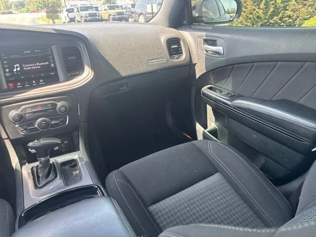 Used 2023 Red Dodge SXT image 21