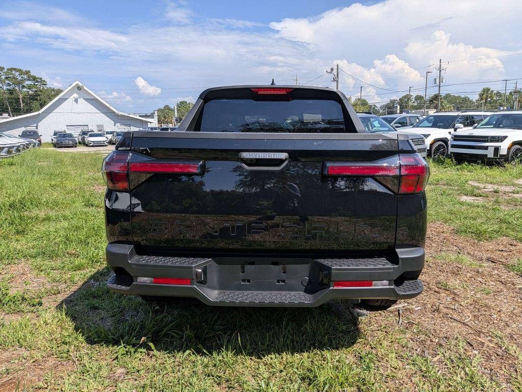 New 2027 Black Hyundai SE FWD image 4