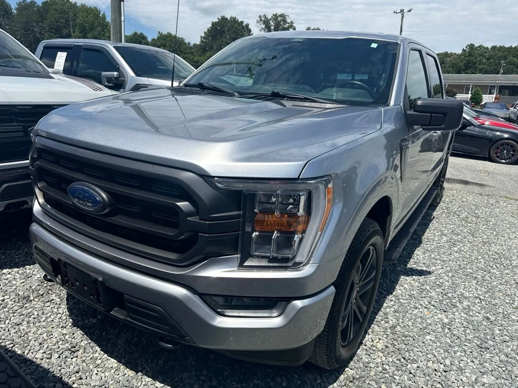 Used 2022 Silver Ford XLT image 1