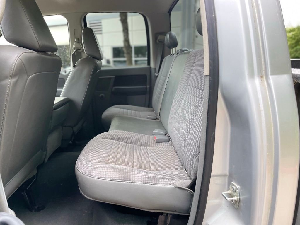Used 2008 Bright Silver Metallic Clearcoat Dodge ST image 15