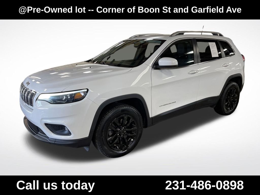 Used 2019 White Jeep Latitude Plus image 1