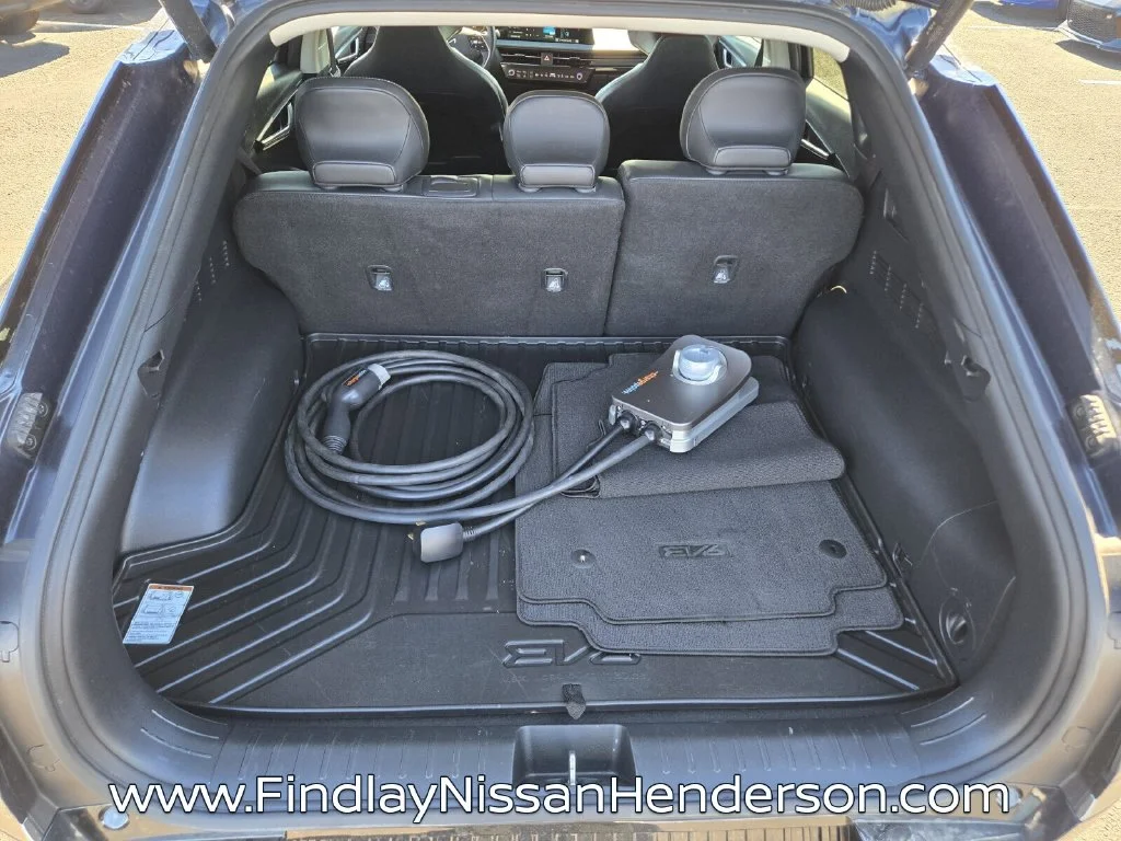 Used 2022 Blue Kia Wind image 13
