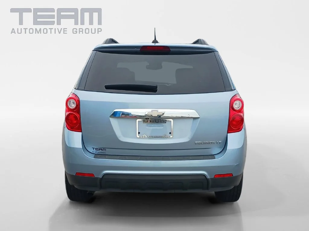 Used 2015 SILVER TOPAZ METALLIC Chevrolet LT image 6