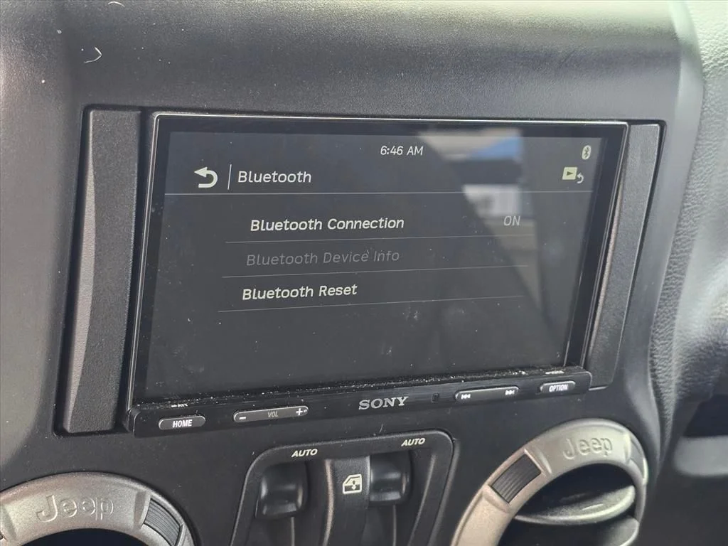 Used 2014 White Jeep Sport image 21