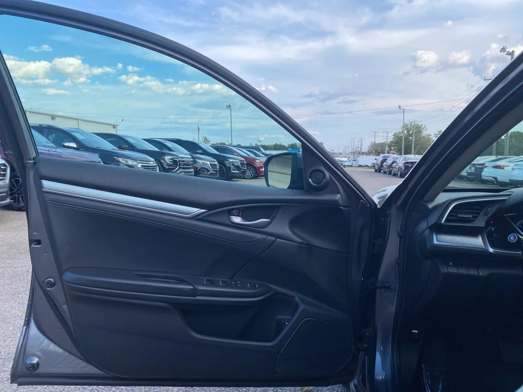 Used 2018  Honda EX-L image 19