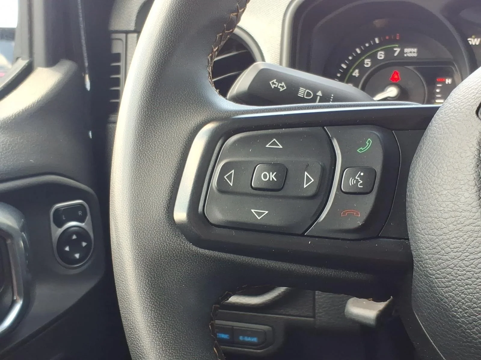 Used 2024 Black Clearcoat Jeep Sport S image 27