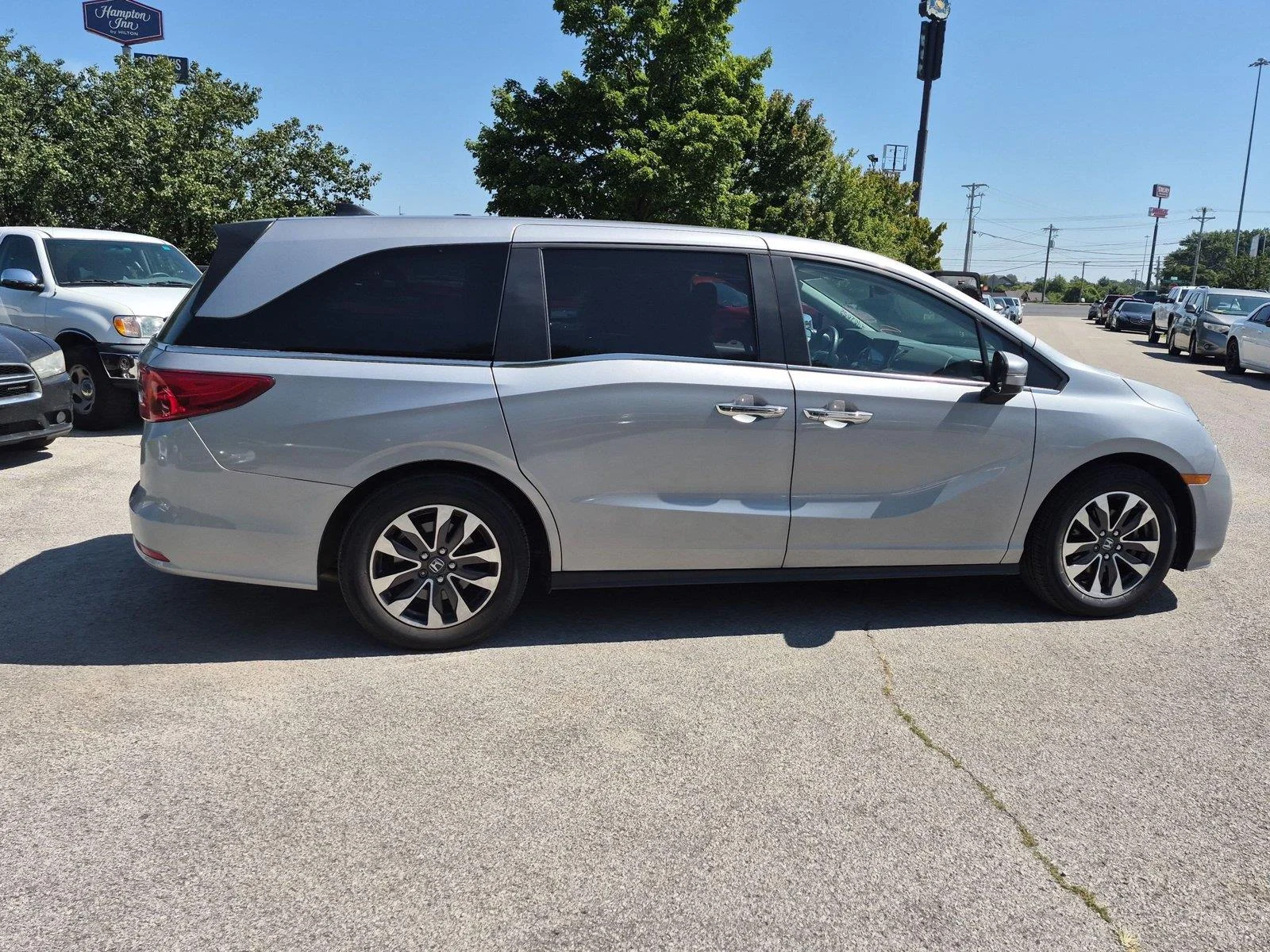 Used 2023 Lunar Silver Metallic Honda EX-L image 6
