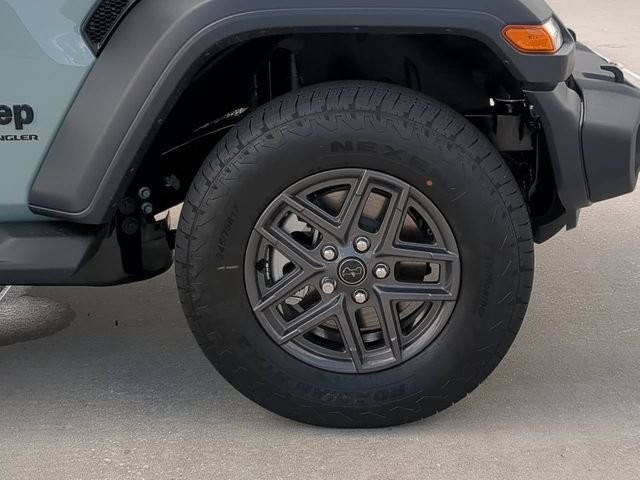 New 2026 Earl Clear-Coat Exterior Paint Jeep Sport S image 11