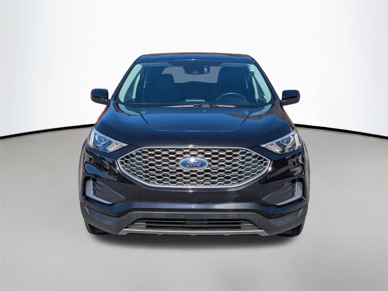 Used 2023 Agate Black Metallic Ford SEL image 2
