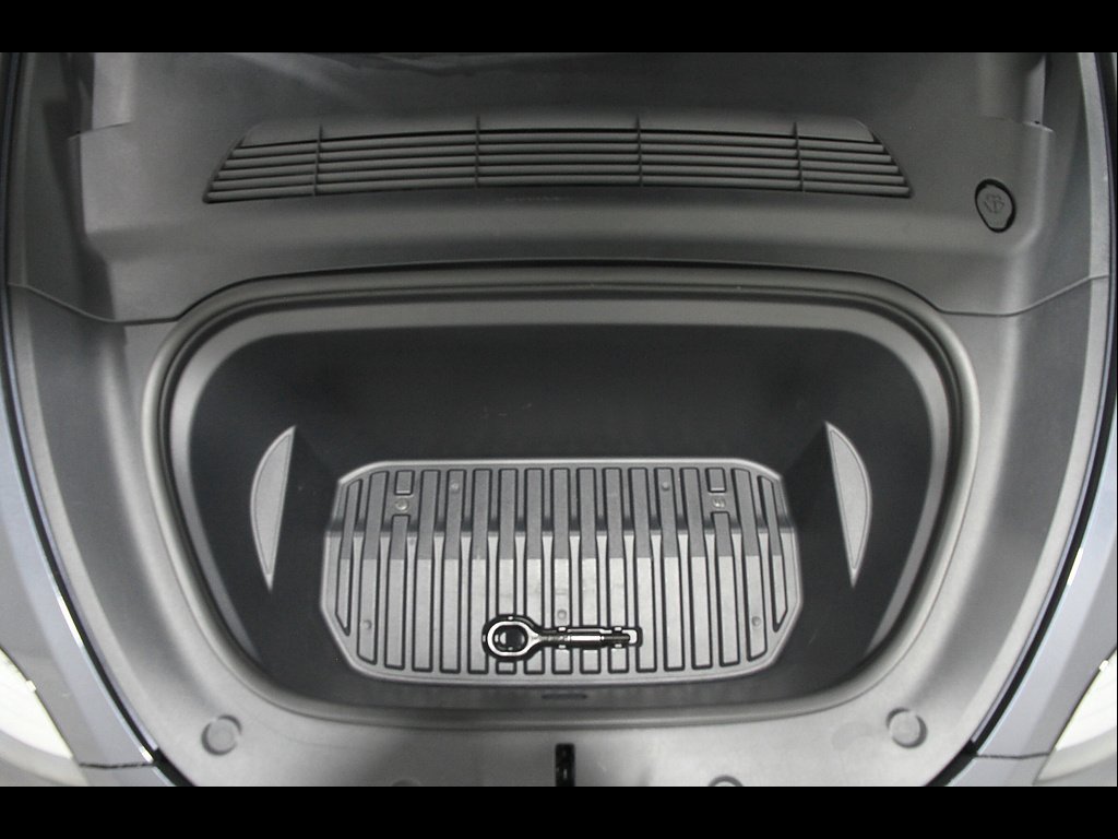 2022 Tesla Model Y Long Range - Photo 23