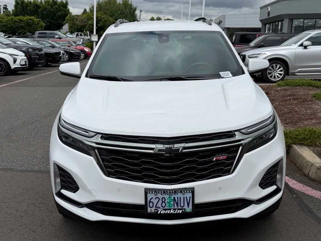 Used 2022 Summit White Chevrolet RS image 3