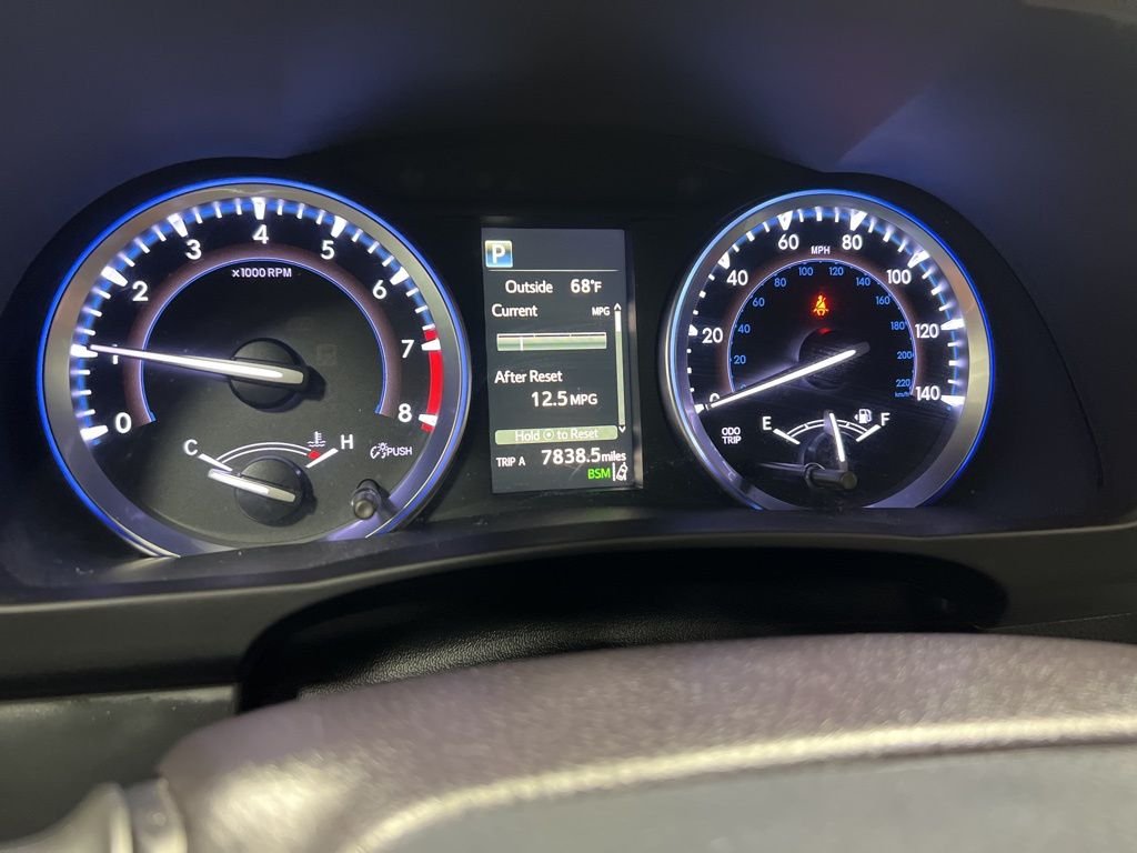 Used 2019 Gray Toyota XLE image 16