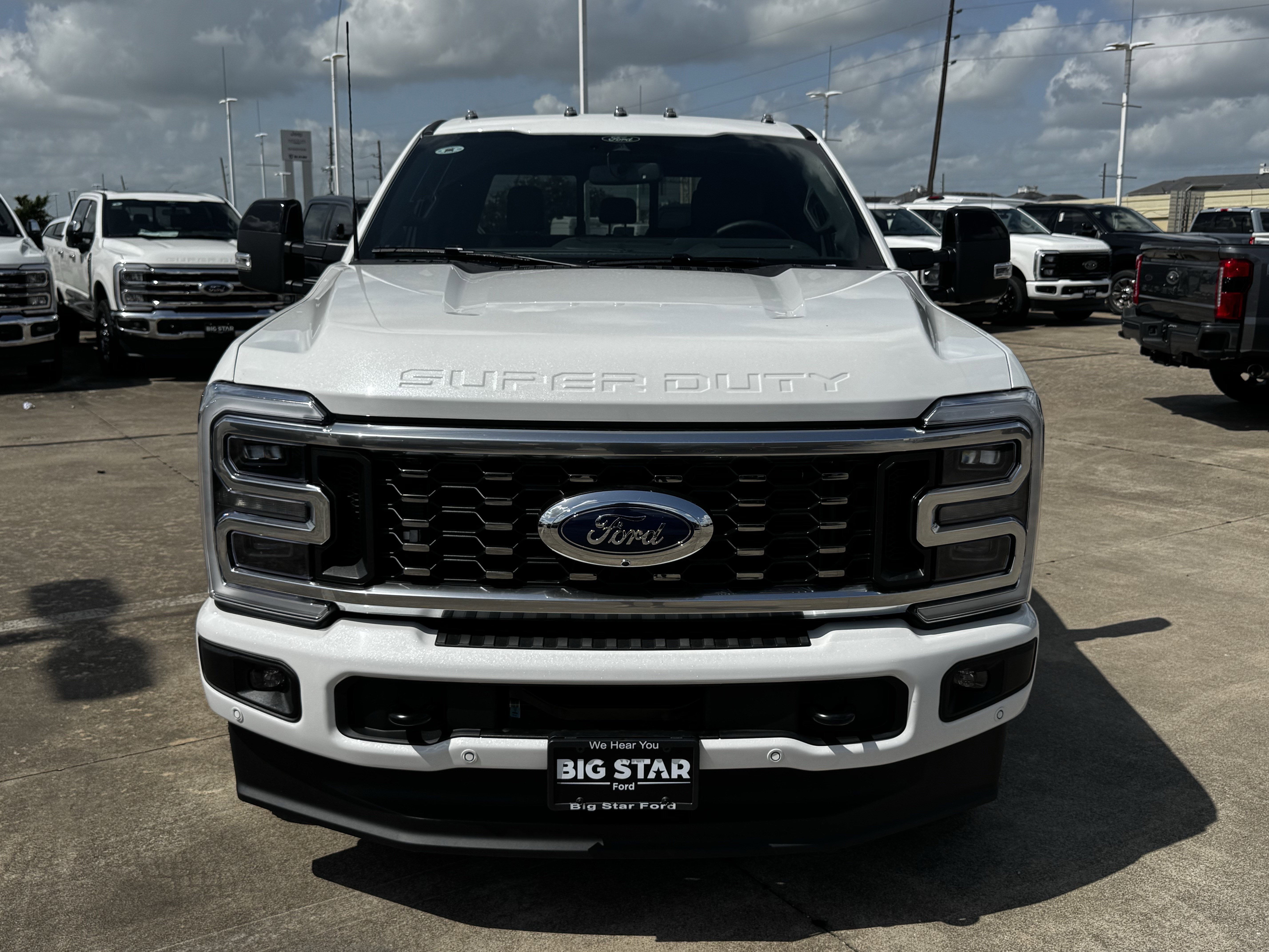 New 2026 Star White Metallic Tri-Coat Ford Platinum image 3