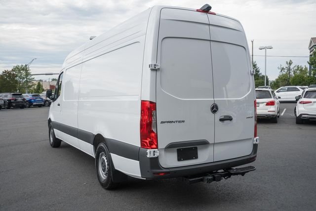 New 2026 Arctic White Mercedes-Benz Cargo 170 WB image 5