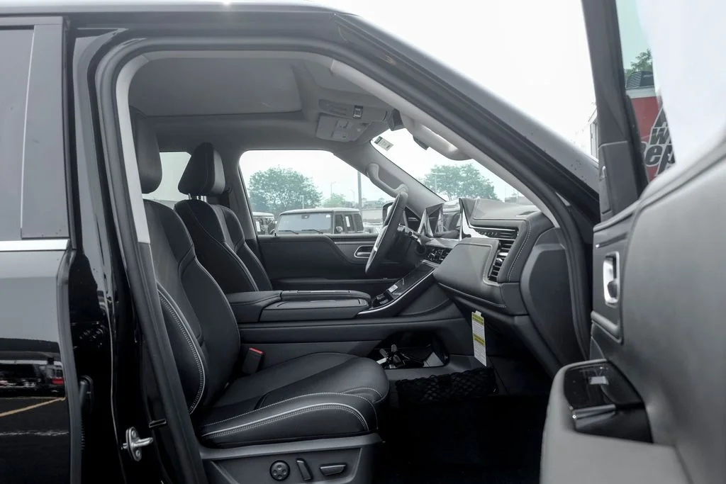 New 2027 BLACK OBSIDIAN INFINITI Luxe 4WD image 23