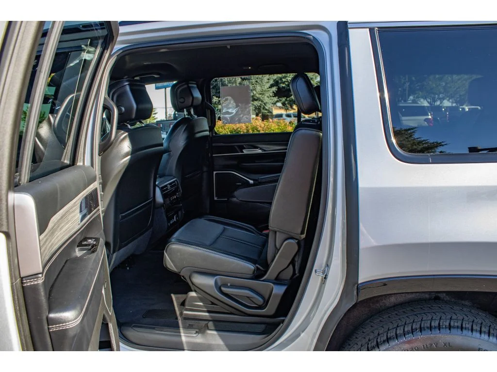 Used 2024 Silver Zynith Jeep Series III image 18