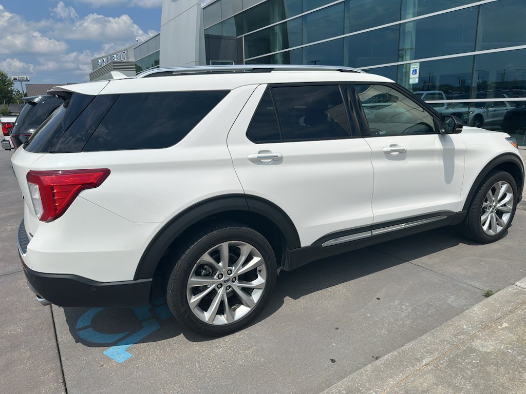 Used 2022 Star White Metallic Tri-Coat Ford Platinum image 4