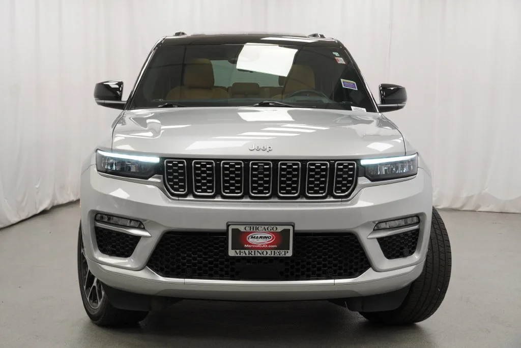 Used 2025 Silver Jeep Summit Reserve image 11