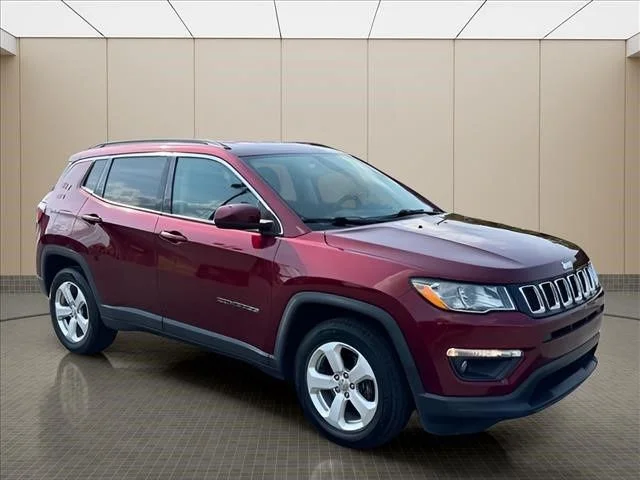 Used 2021 Red Jeep Latitude image 2