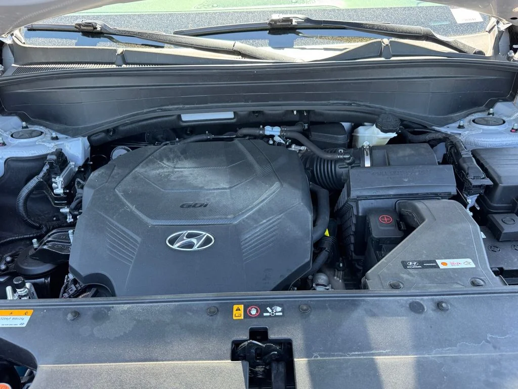 Used 2025 Silver Hyundai SEL image 20