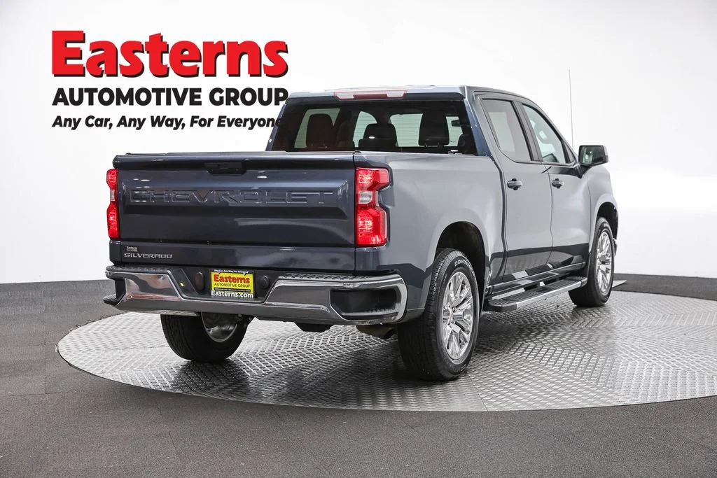 Used 2020 Gray Chevrolet LT image 4