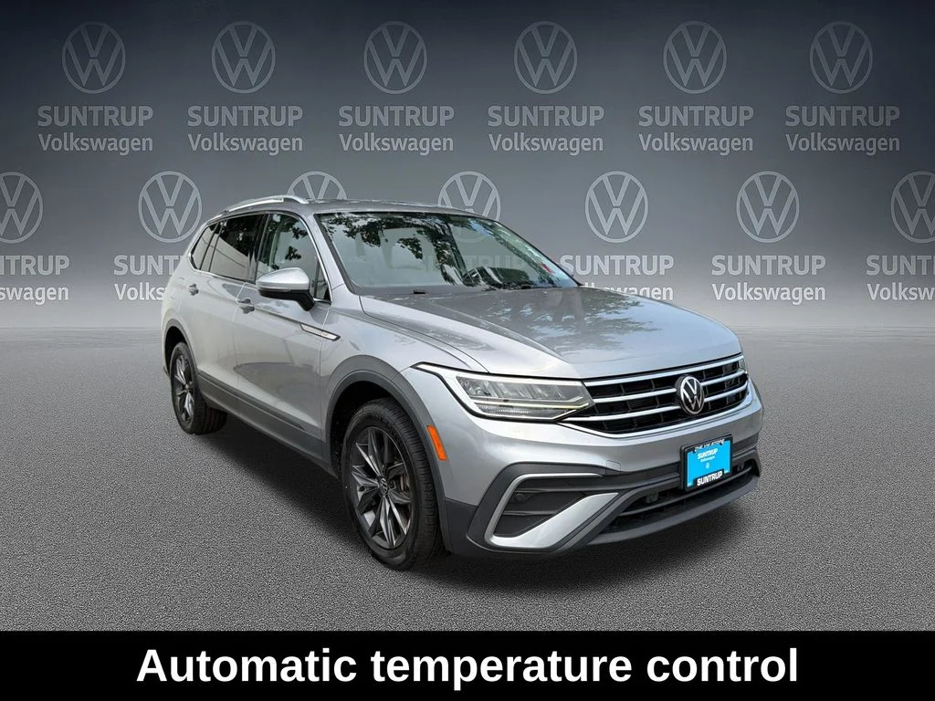 Used 2023 Silver Volkswagen 2.0T SE image 9