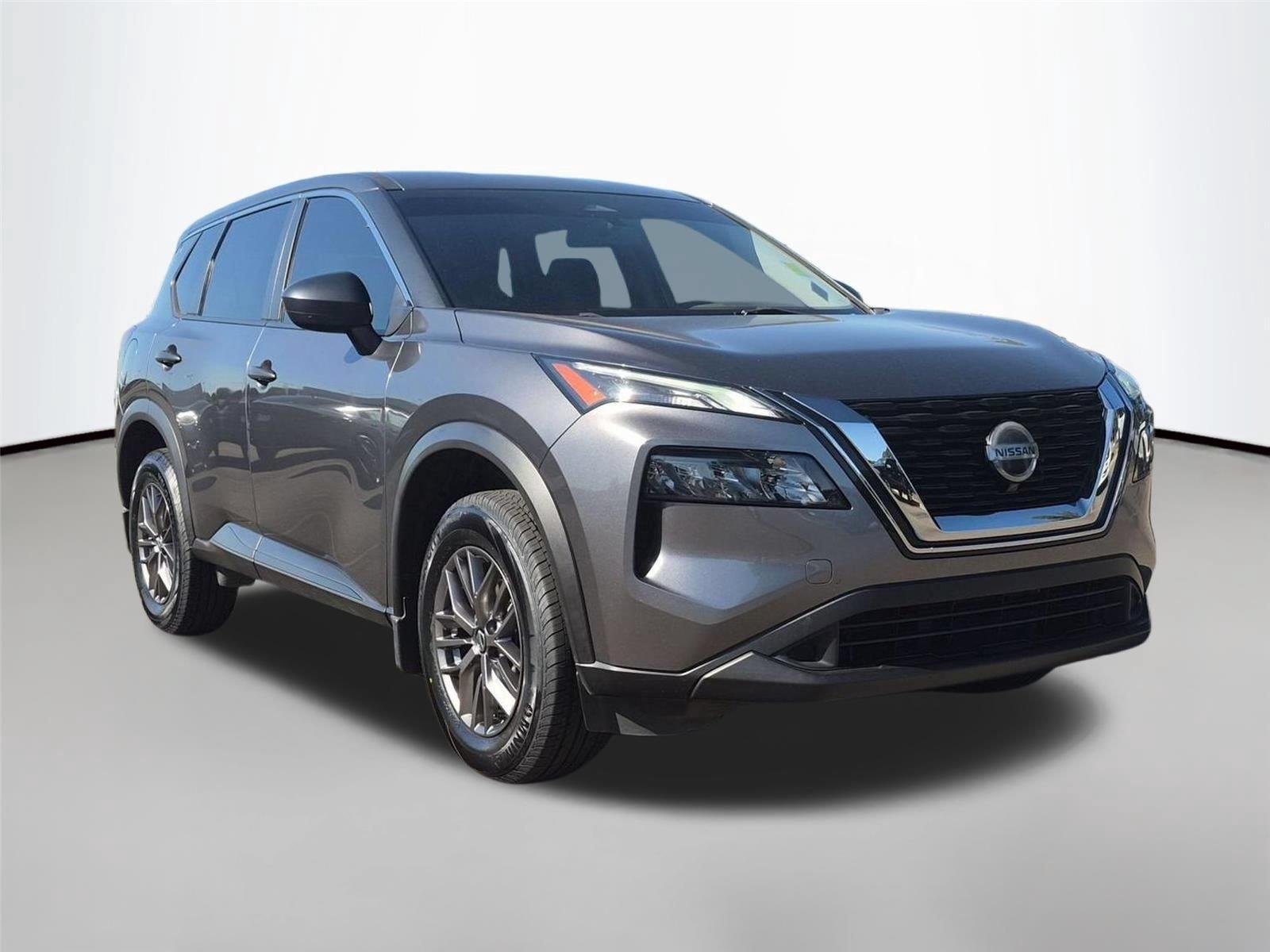 Used 2021 Gun Metallic Nissan S image 7
