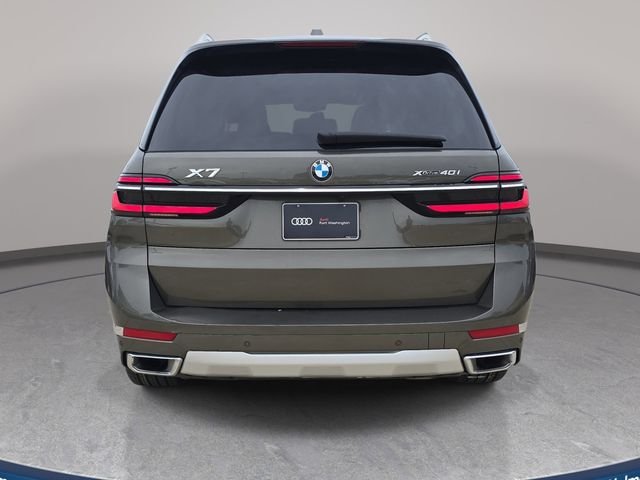 Used 2025 Green BMW xDrive40i image 7