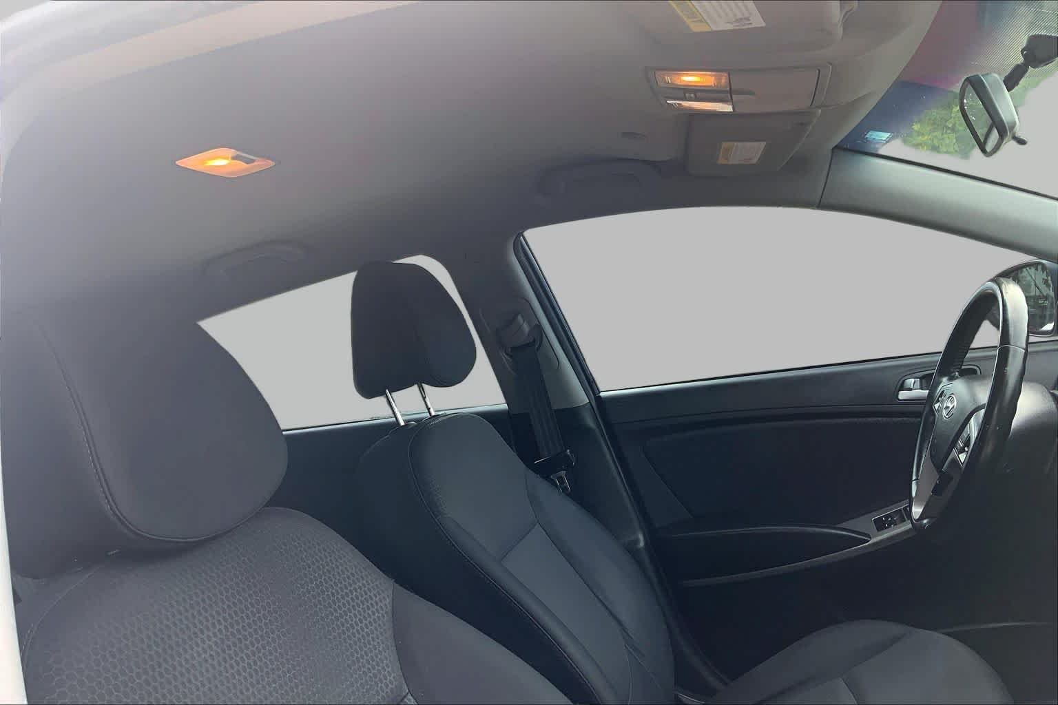 Used 2015 Ultra Black Pearl Hyundai Sport image 14