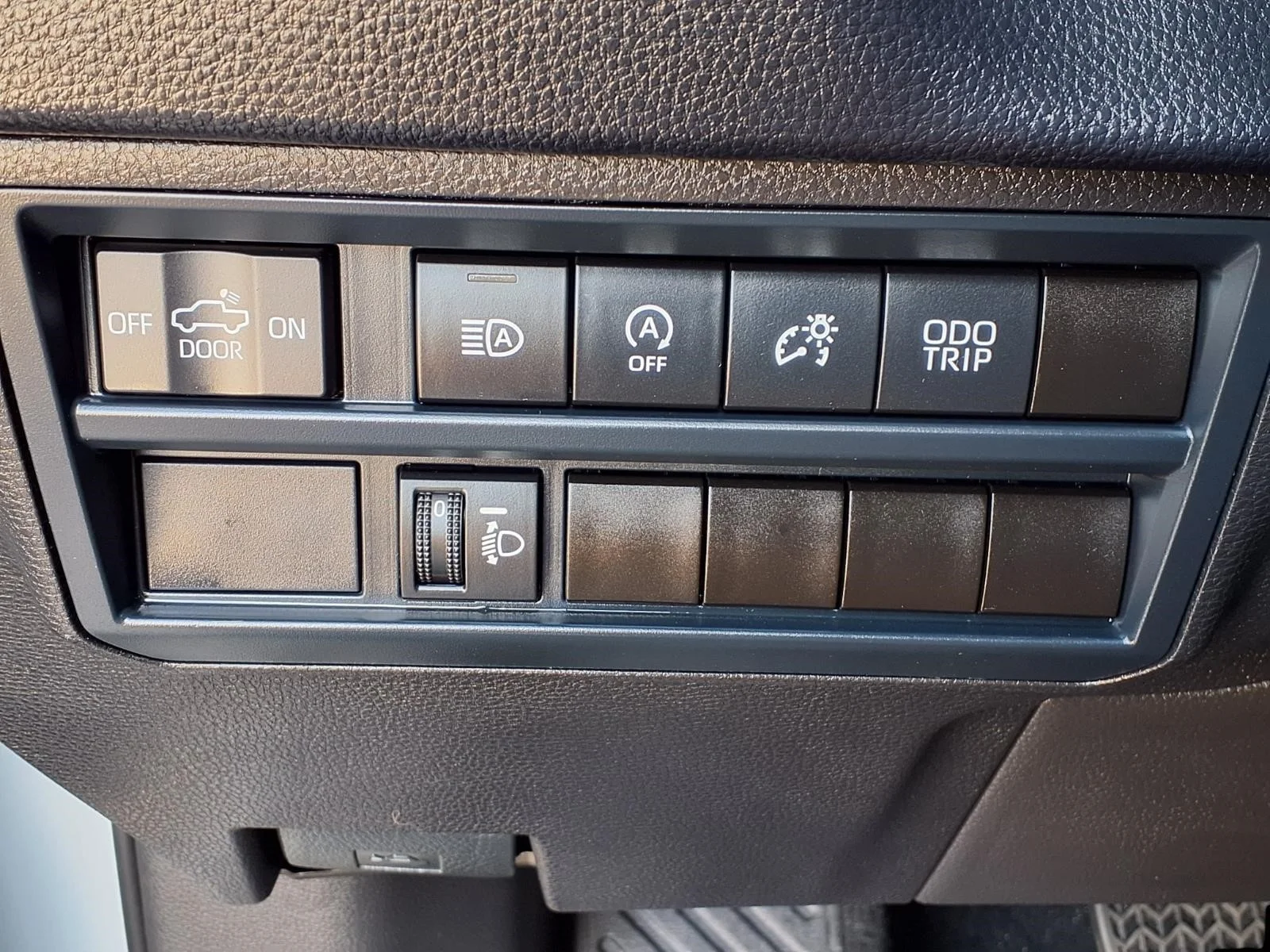 Used 2025 White Toyota SR5 image 26
