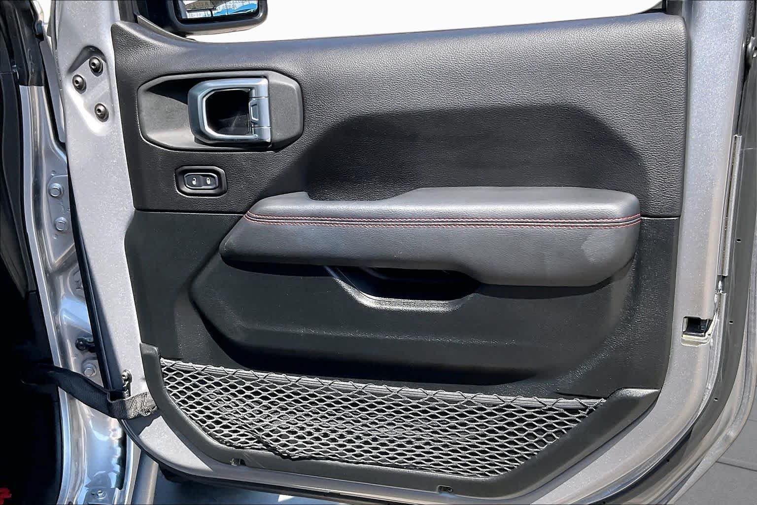 Used 2020 Billet Silver Metallic Clearcoat Jeep Rubicon image 22