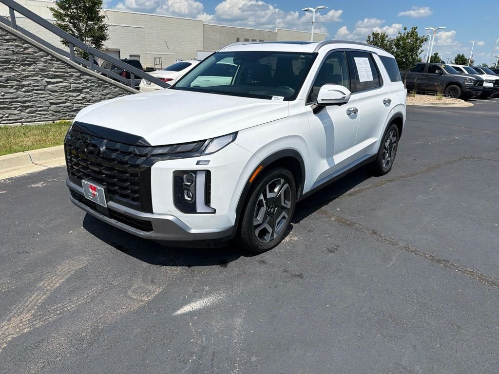 Used 2023 White Hyundai Limited image 3