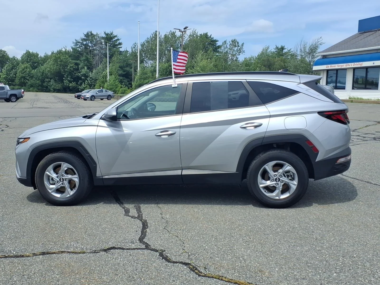 Used 2024 Shimmering Silver Hyundai SEL image 8