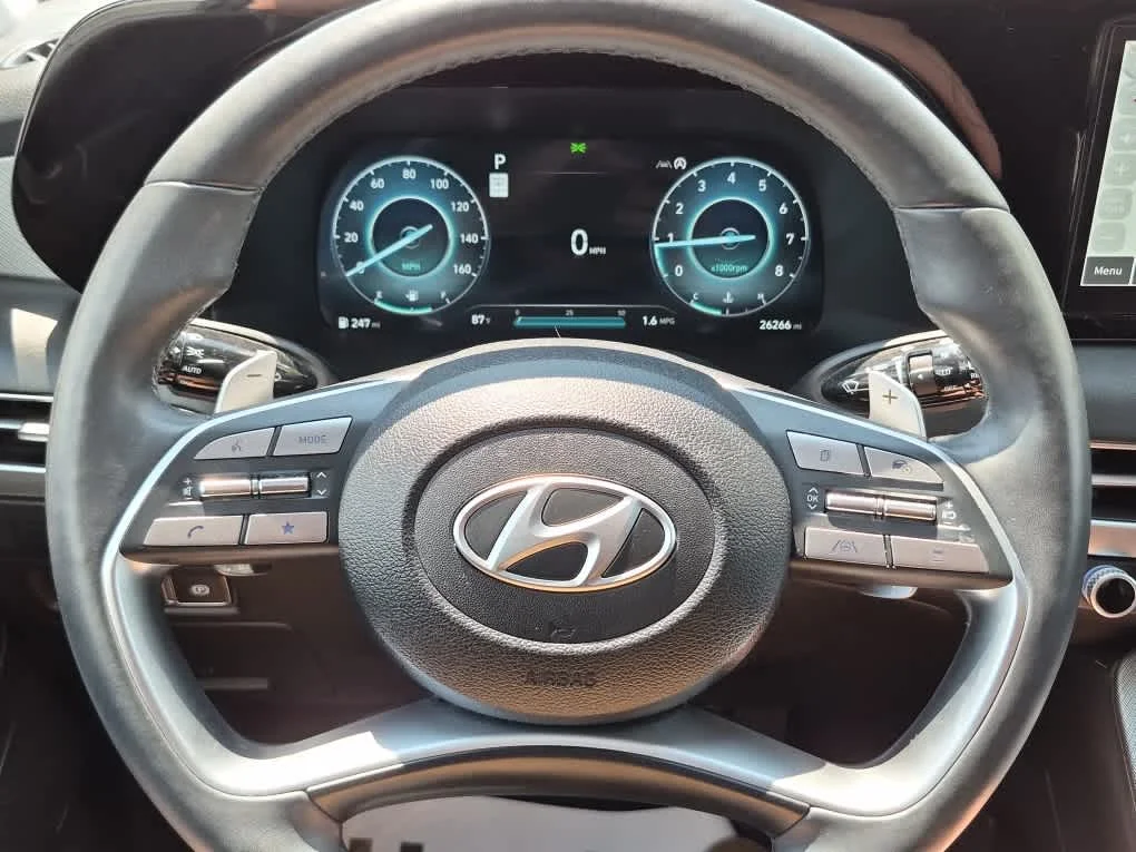 Certified Used 2024 Moonlight Cloud Hyundai SEL 7P image 18