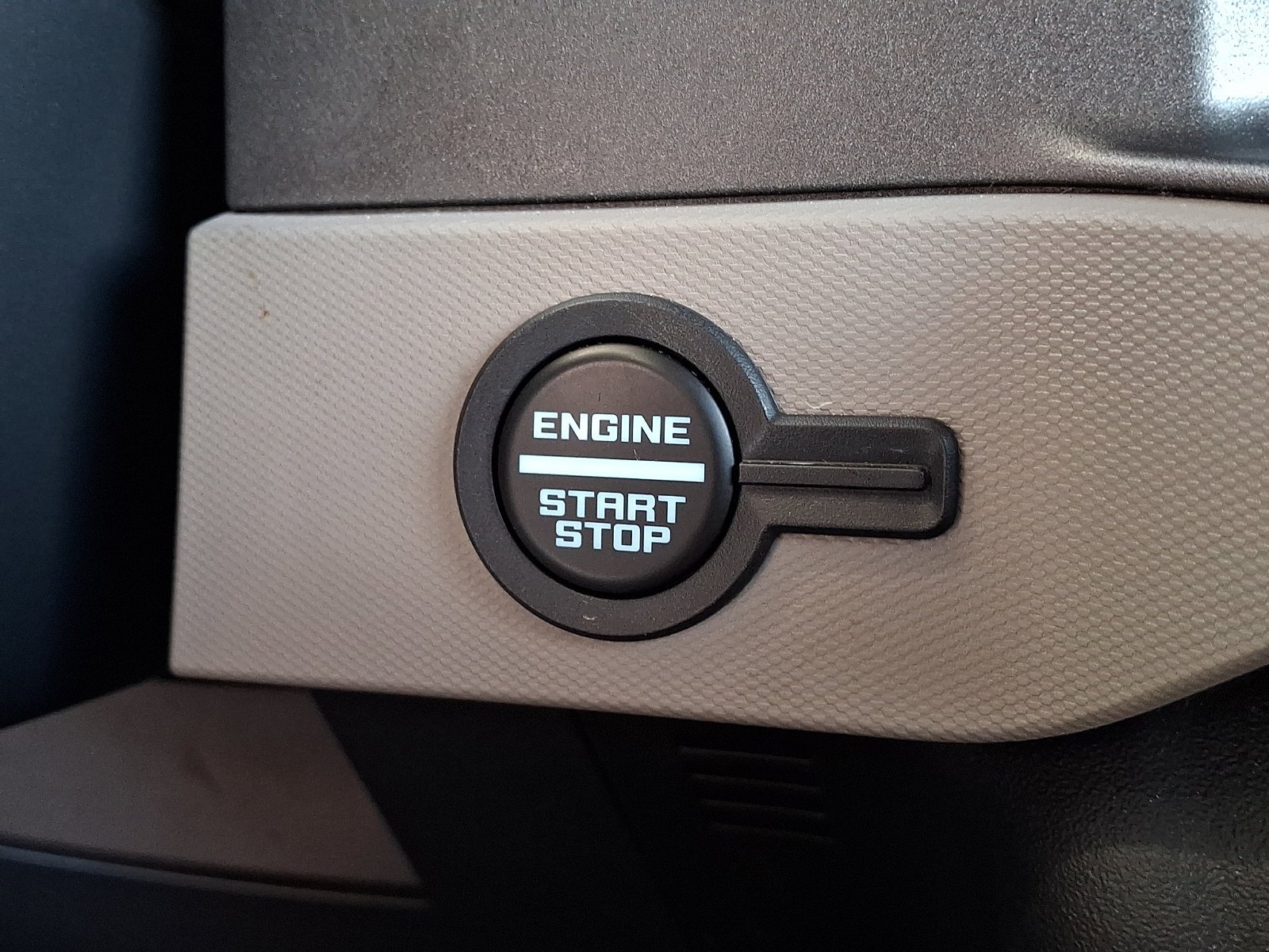 Used 2024 Cactus Gray   Ne Ford Wildtrak image 31