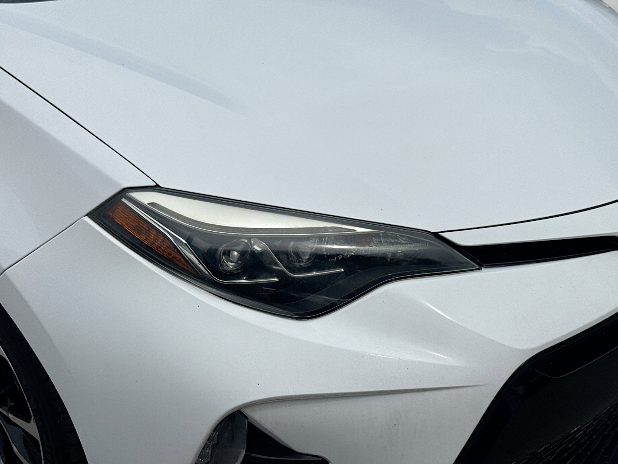 Used 2017 Super White Toyota SE image 33