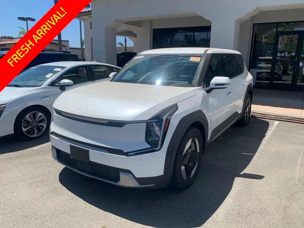 Certified Used 2024 Snow White Pearl Kia Light Long Range image 1