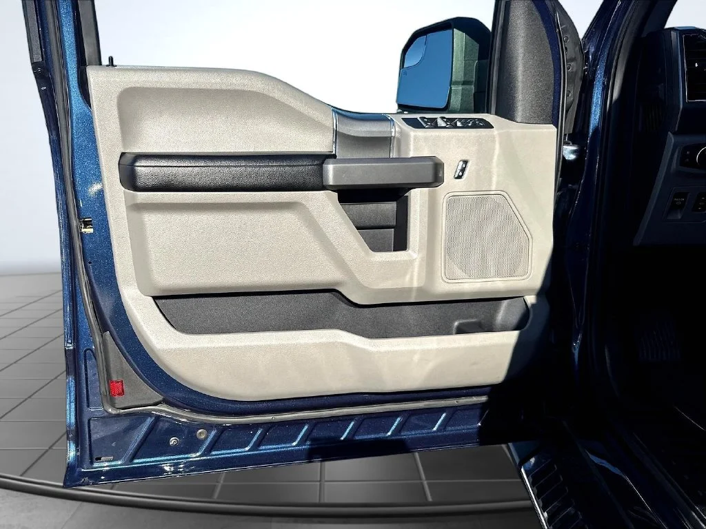 Used 2016 Blue Jeans Metallic Ford XLT image 25