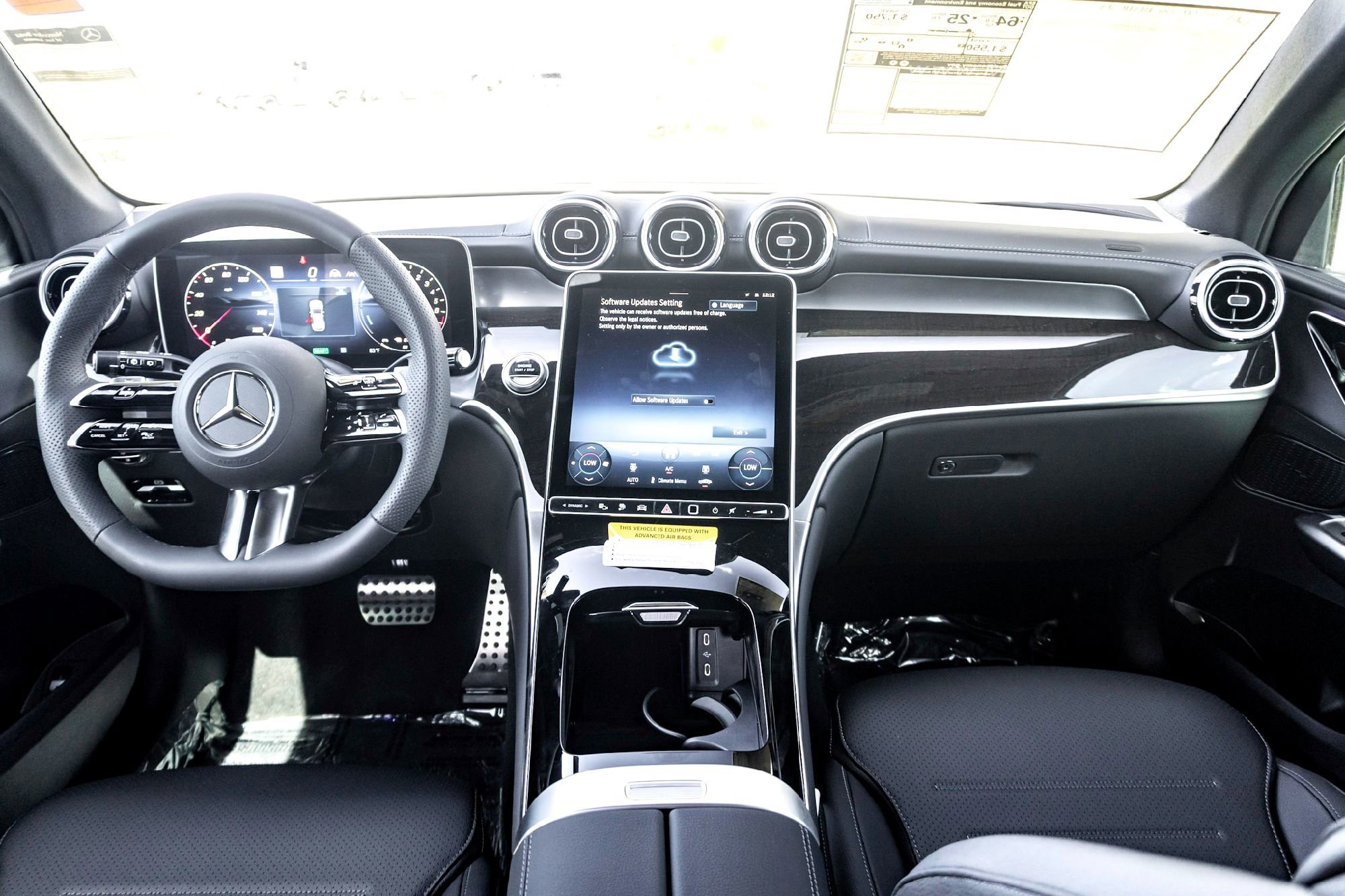 2025 Mercedes-Benz GLC Base - Photo 23