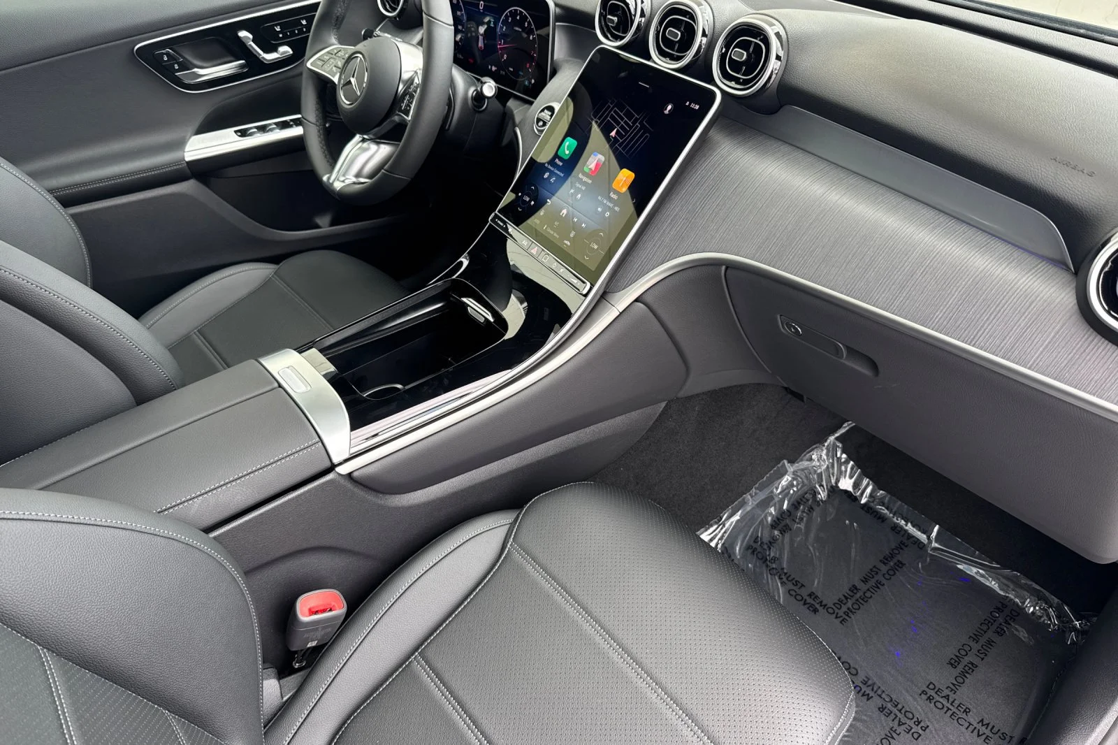 New 2026 Black Mercedes-Benz GLC 300 image 13