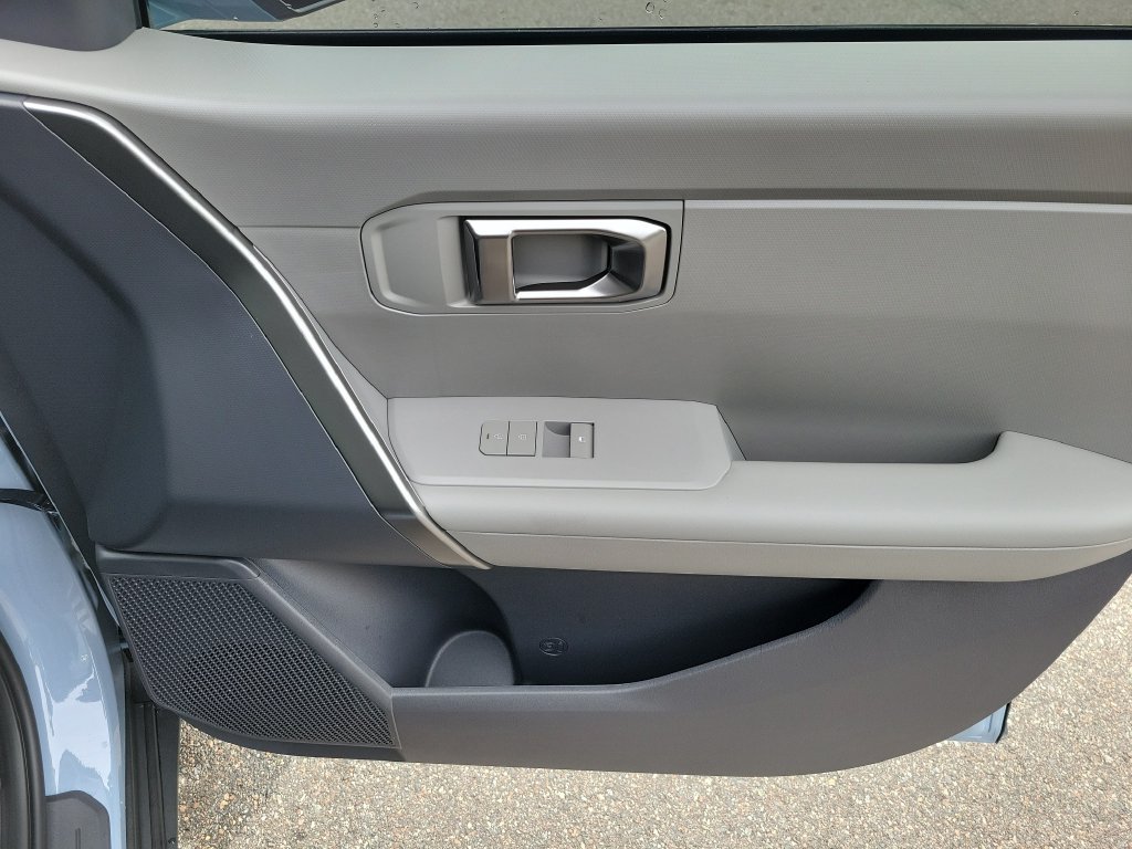 New 2027 Pale Gray Kia S image 8