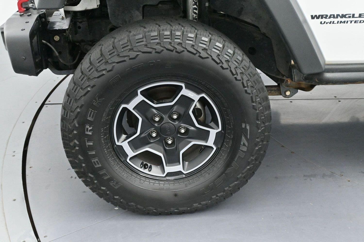 Used 2014 Bright White Clearcoat Jeep Rubicon X image 34