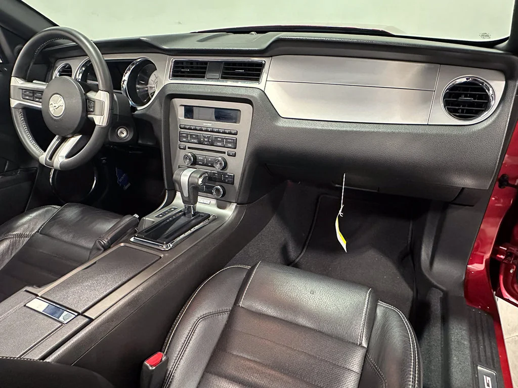 Used 2010 Red Ford V6 image 51