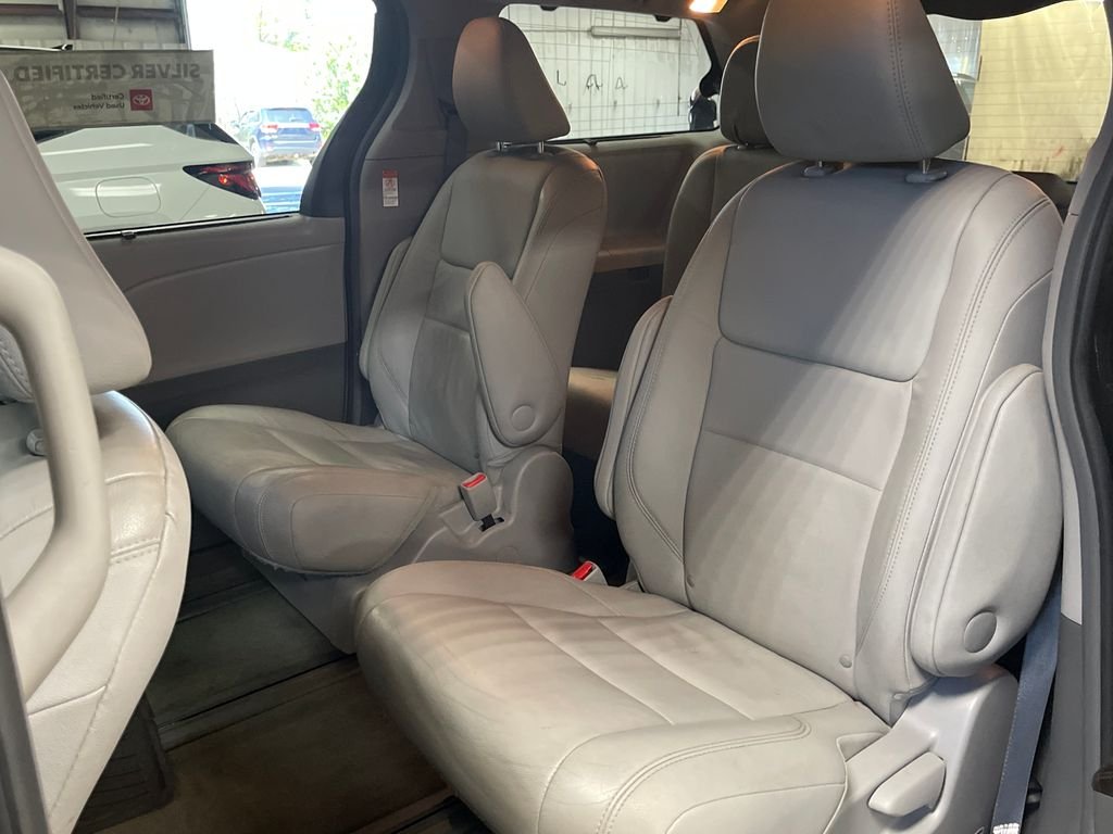 Certified Used 2017 Black Toyota XLE Premium image 26